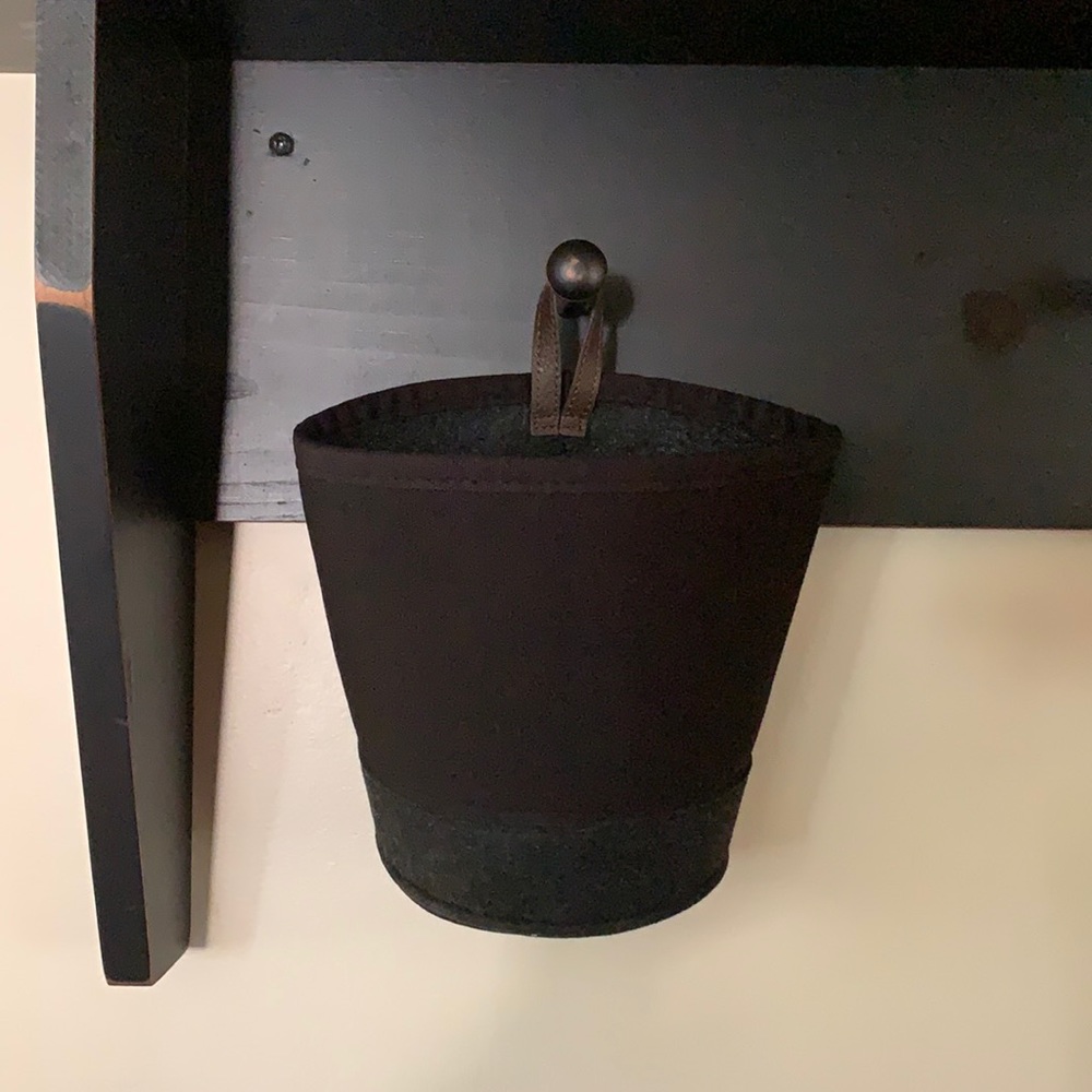 Thirty one felt hanging bin NWT black (wrong bag)